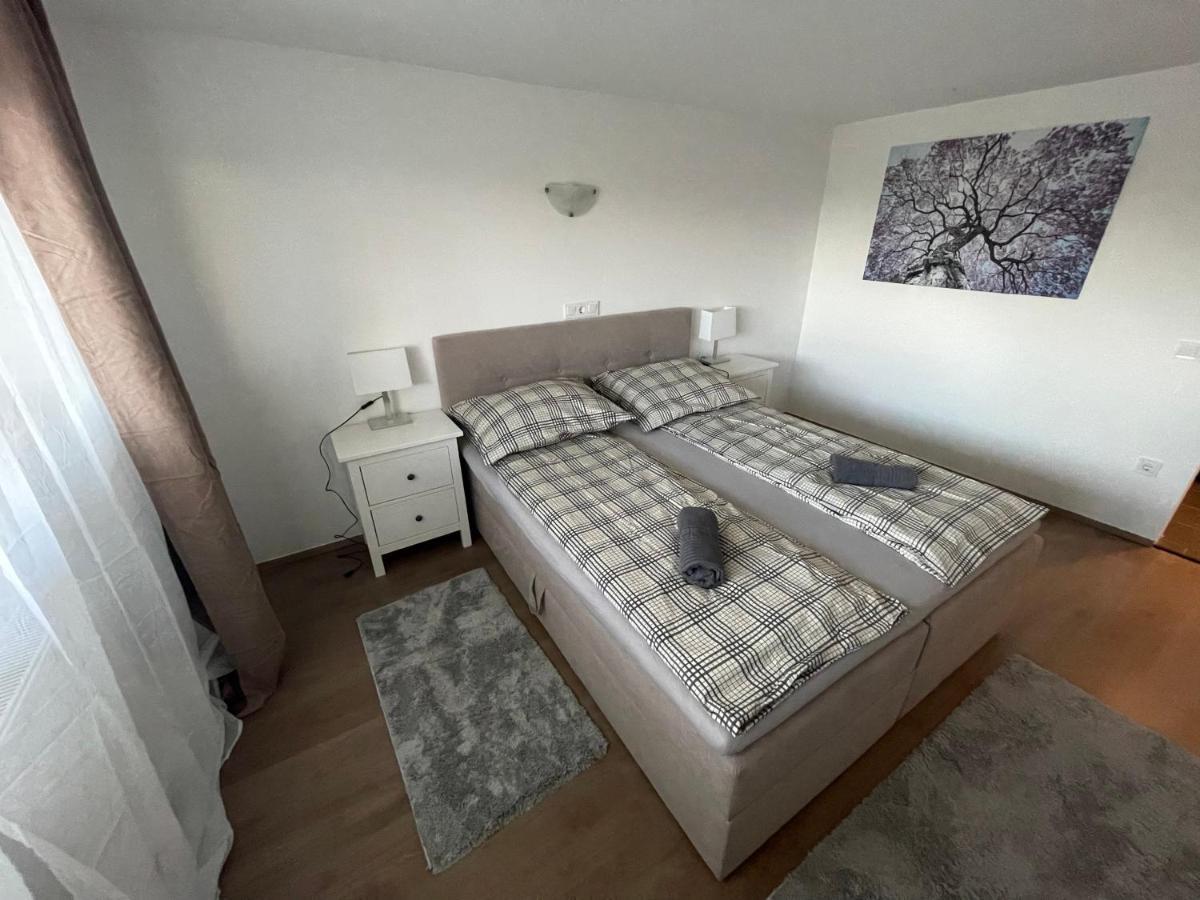 Malibu Apartman Miskolc Exterior foto